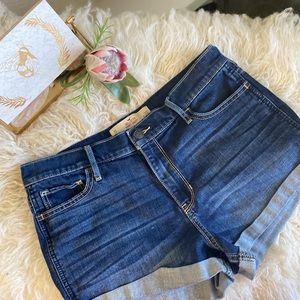 Hollister Dark Blue Cuffed Jean Short-Shorts Size 11 Waist 30.